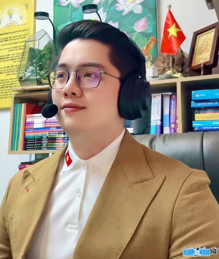 Giáo viên Trần Bình (Thầy Bình Mathlish) tiên phong trong lĩnh vực dạy Toán bằng tiếng Anh
