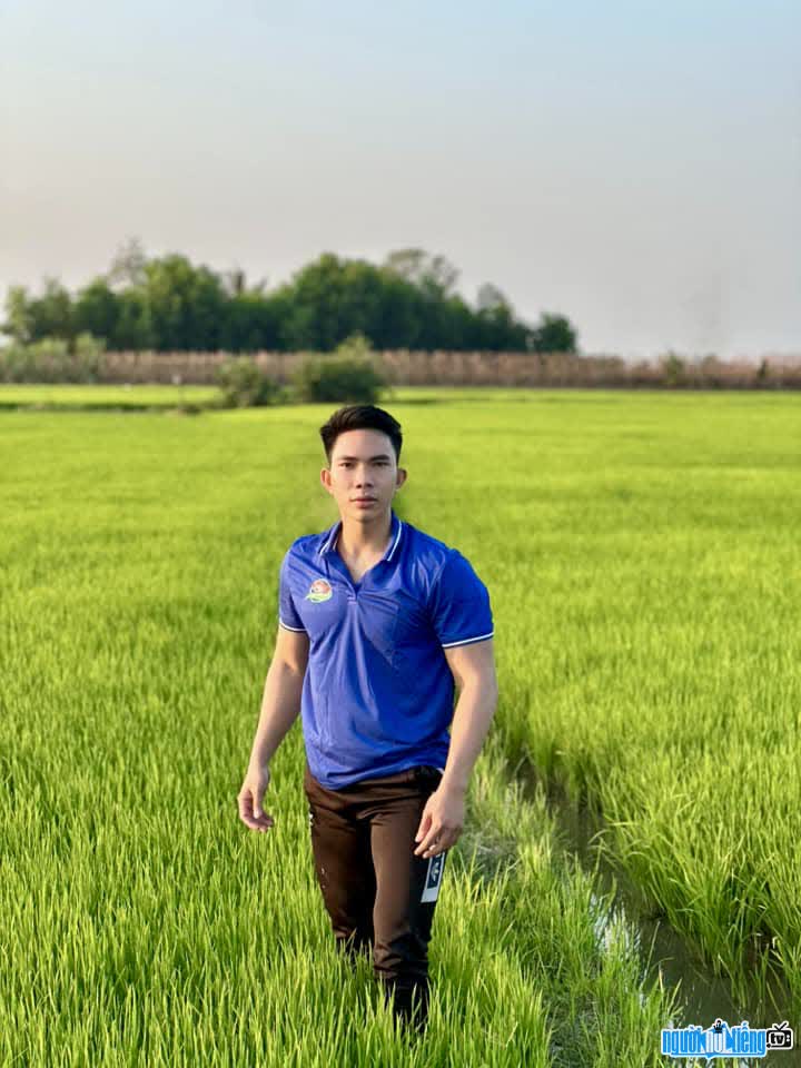 Hình ảnh điển trai đời thường của Vương Gia Thuận
