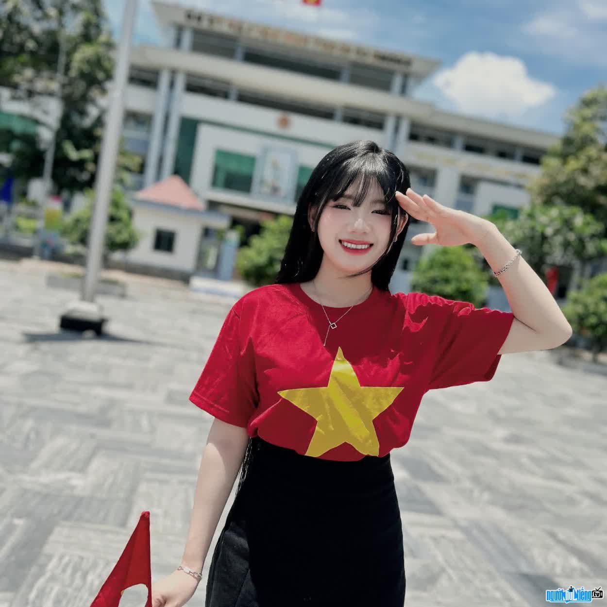 Hình ảnh Dương Ái Vy xinh đẹp tài năng