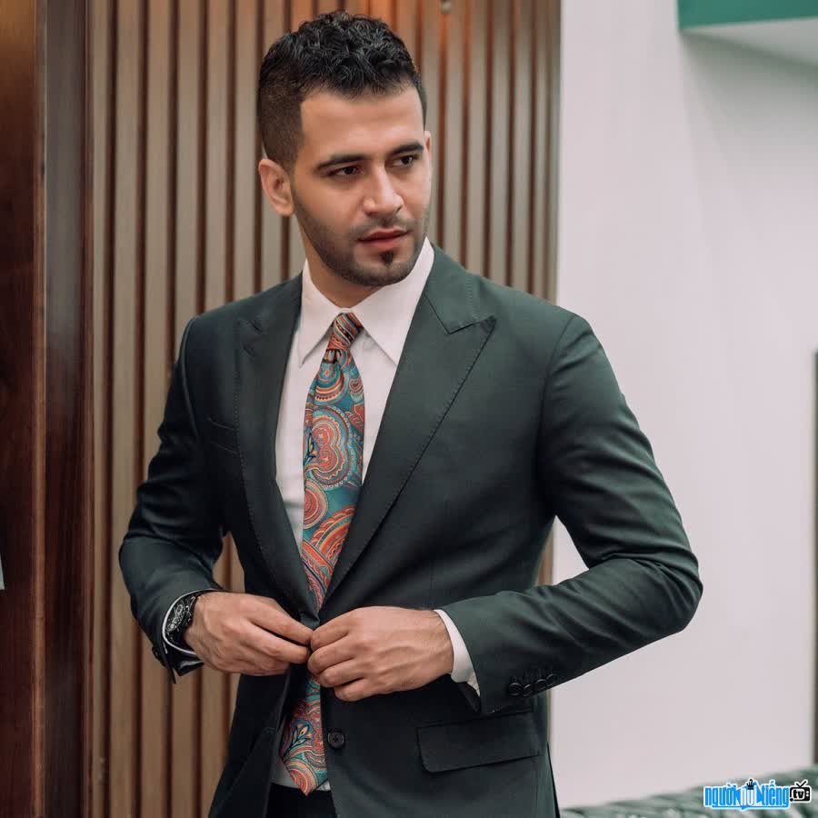 Youtuber Saleem Hammad lịch lãm