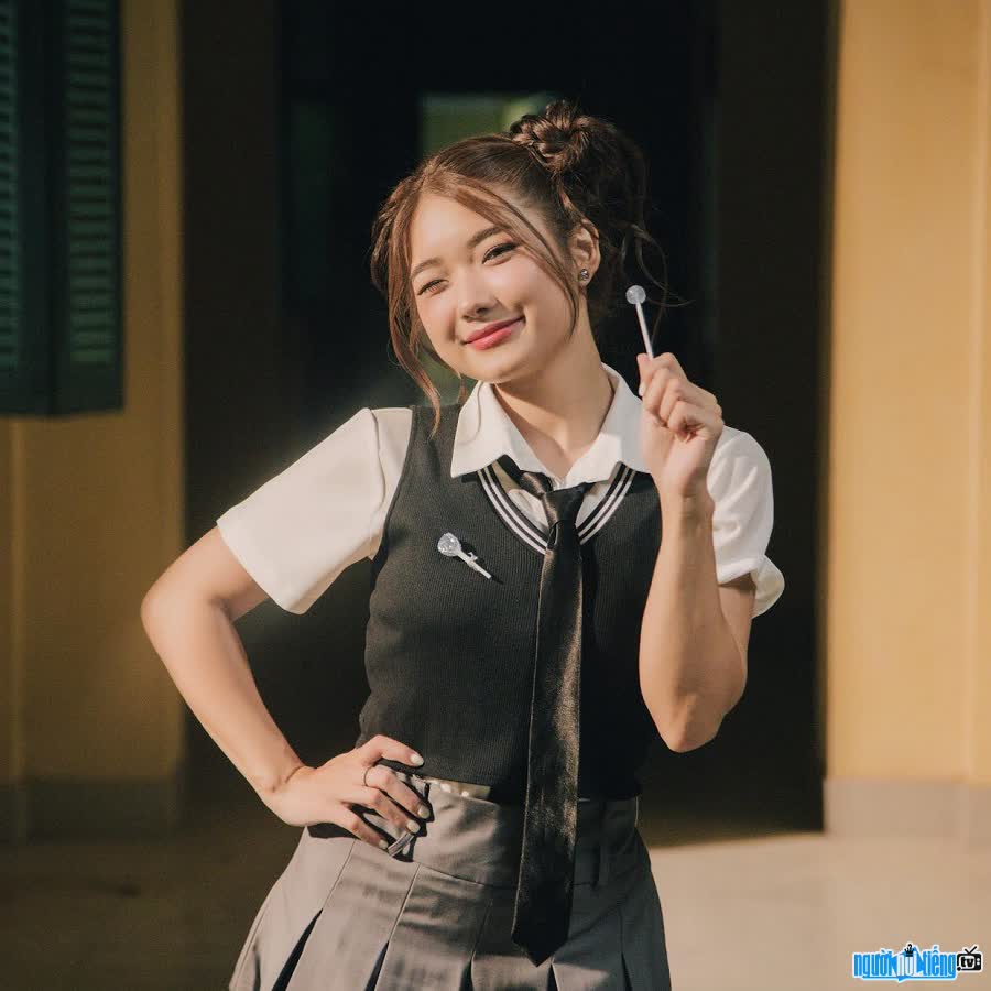 Rapper Danmy trẻ trung và xinh đẹp