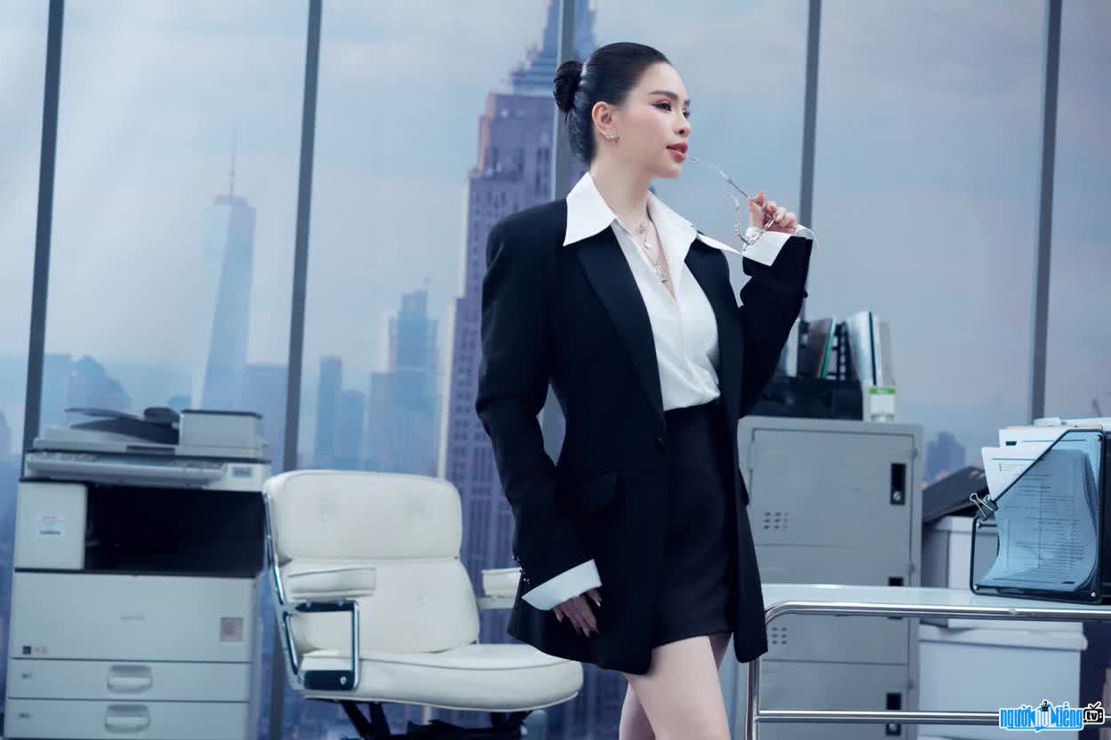 Hình ảnh năng động của doanh nhân Nguyễn Thị Ngọc Huyền