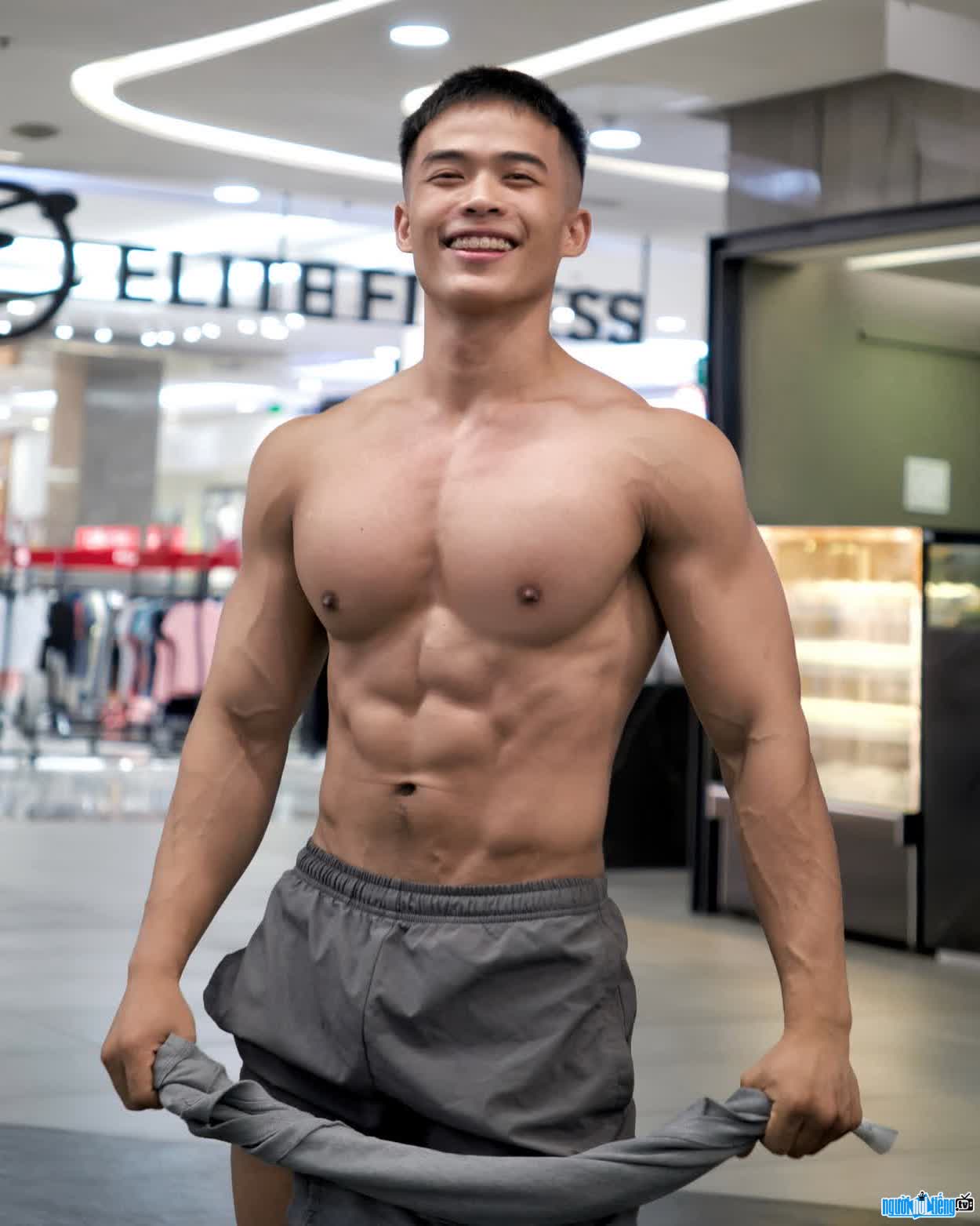 Hình ảnh Lê Khắc Dương luôn cố gắng hết mình với đam mê