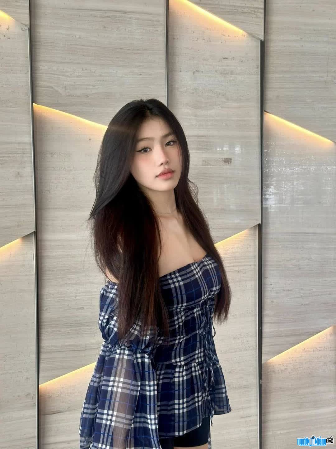 Hình ảnh xinh đẹp ngoài đời thường của Á Hậu Đỗ Cẩm Ly