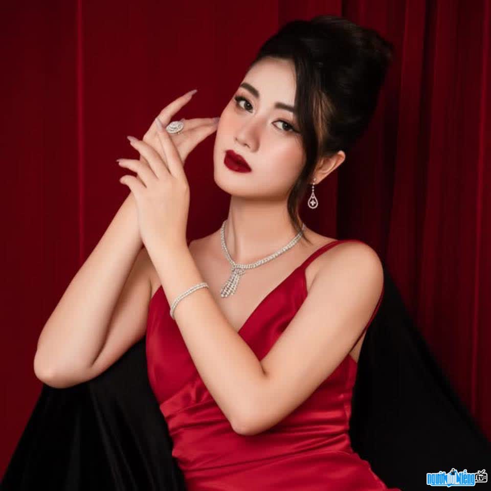 Hình ảnh xinh đẹp của Lê Thu Hòa