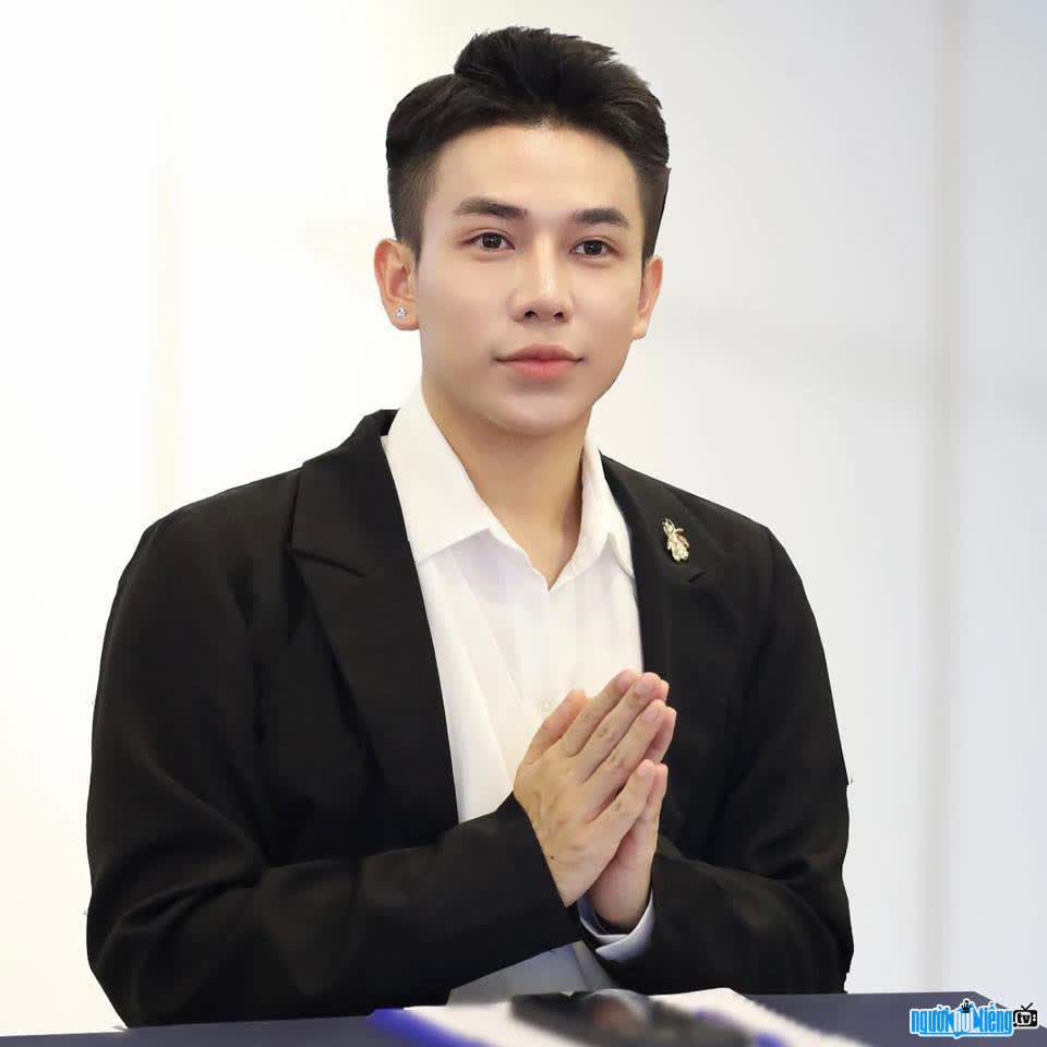 Hình ảnh Nguyễn Trí Thành điển trai tài năng