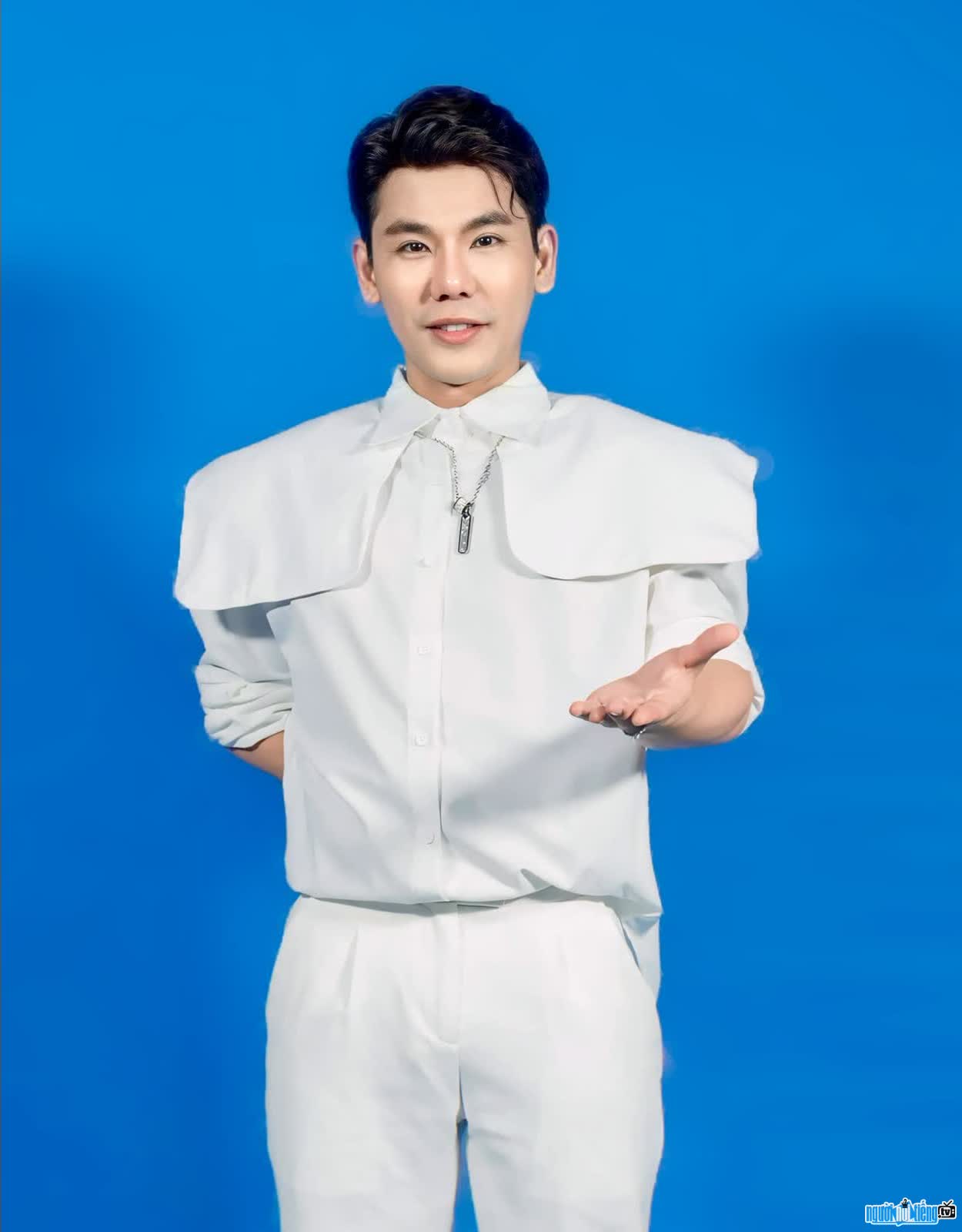 Hình ảnh Thái Duy Đỉnh điển trai tài năng