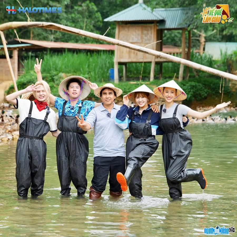 Nghệ sĩ tham gia chương trình truyền hình Về Quê Làm Giàu