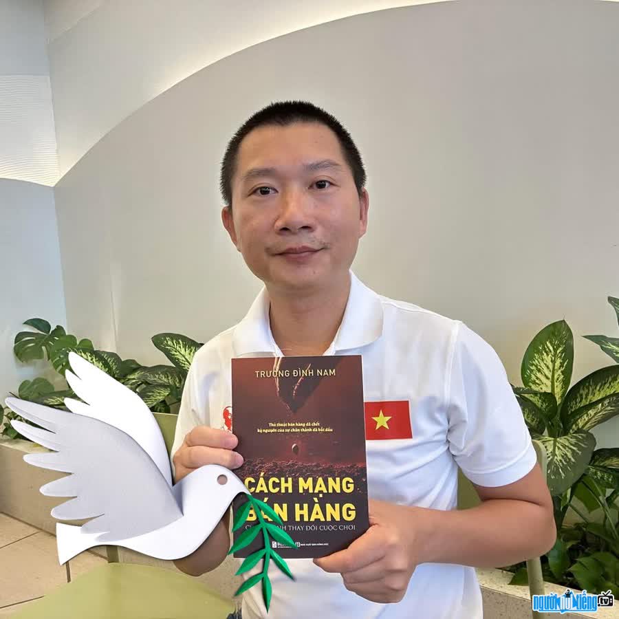 TikToker Trương Đình Nam là tác giả sách Cách Mạng Bán Hàng