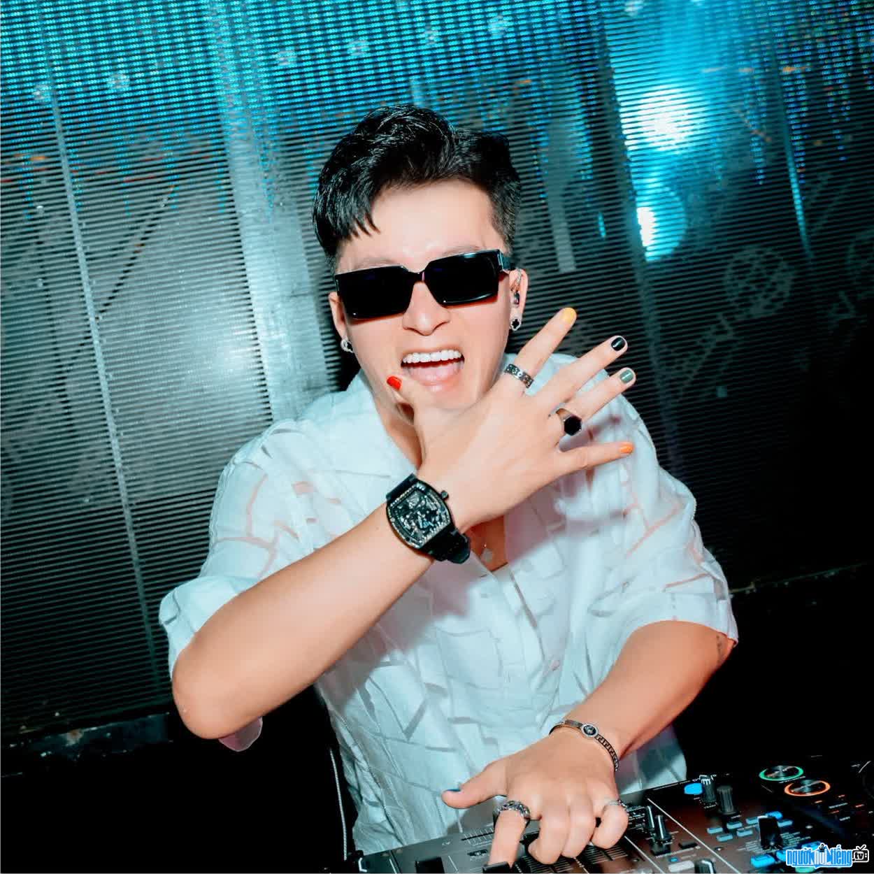 Hình ảnh DJ Zagkul trong đêm diễn