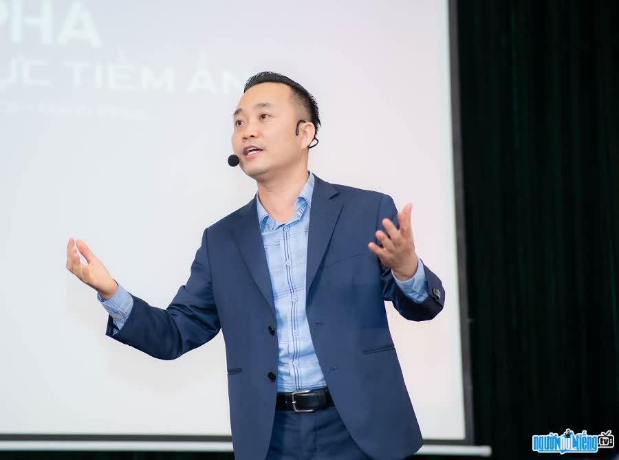 Chuyên gia đào tạo Nguyễn Ngọc Sơn thắp sáng tiềm năng phát triển cá nhân