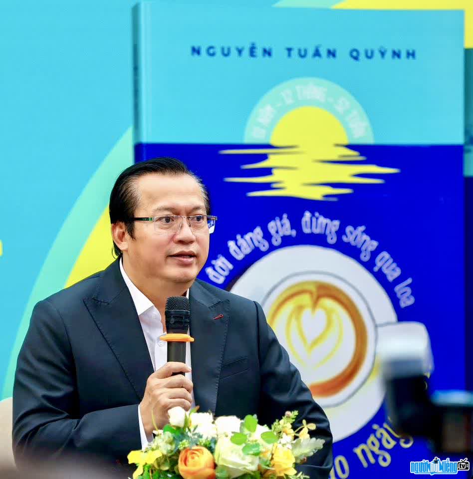 Hình ảnh Nguyễn Tuấn Quỳnh - CEO của Saigon Books