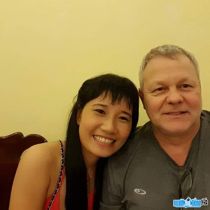 Youtuber Nhung Hà và chồng