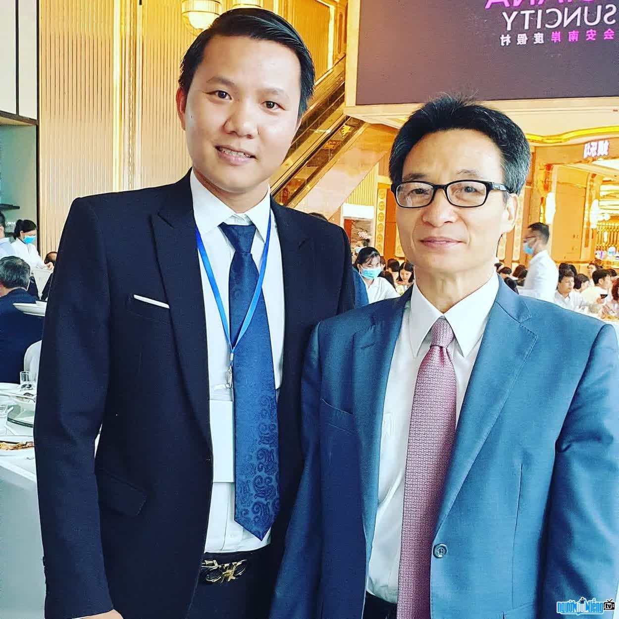 Hình ảnh Tô Đình Trung cùng phó thủ tướng