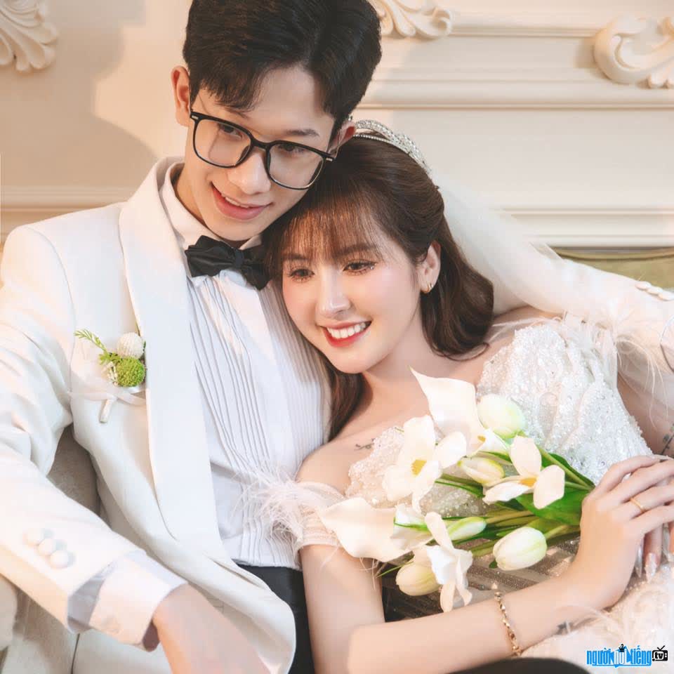 Hình ảnh trong ngày hạnh phúc của Phan Văn Đông