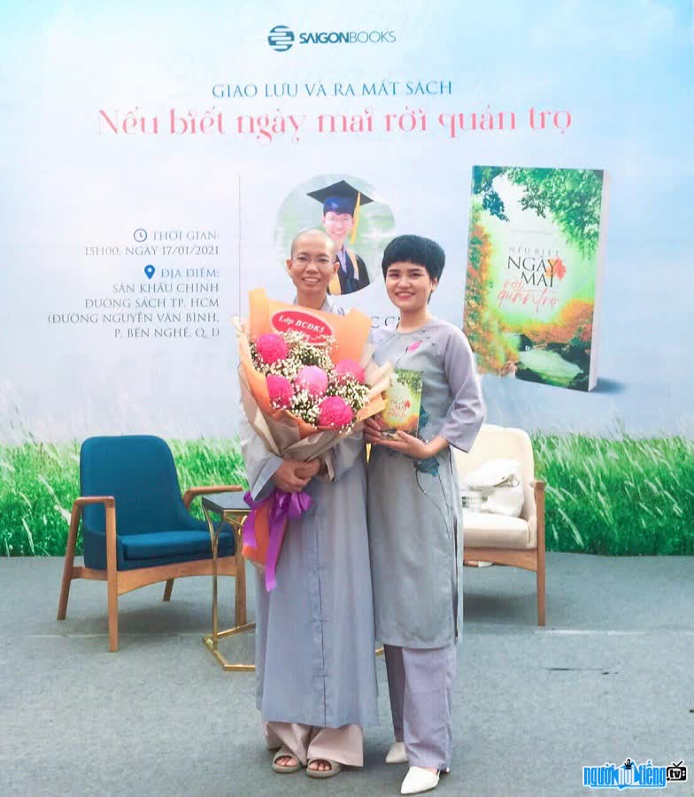 Nhà sư Thích Nữ Nhuận Bình ra mắt sách