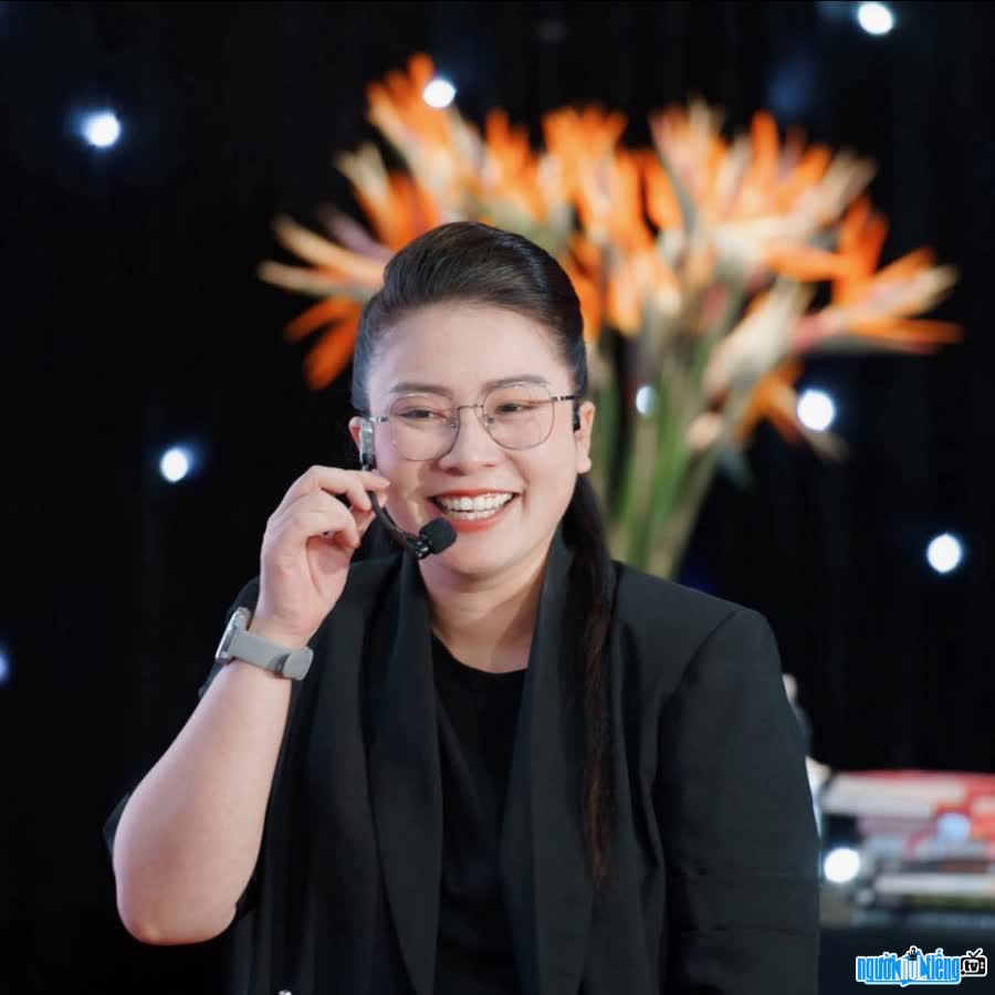 Diễn giả Đỗ Trương San San đào tạo kinh doanh thực chiến