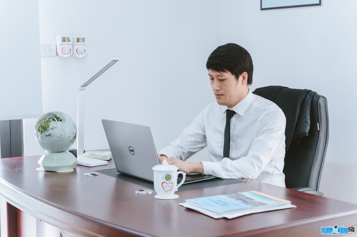 Hình ảnh Vũ Ngọc Đảm - người sáng lập viên Trung Tâm Nghệ Thuật Adam