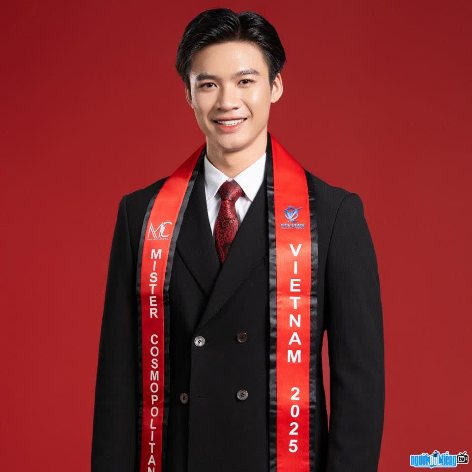 Hình ảnh Đinh Sỹ Tú xuất sắc giành á vương 3 Mister Cosmopolitan 2025