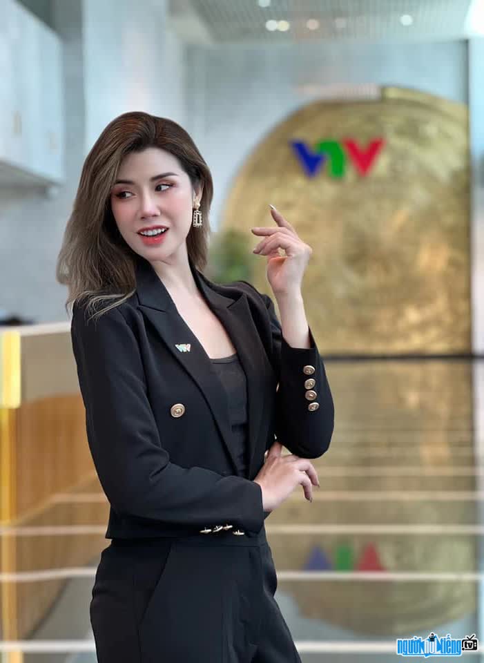 Hình ảnh MC Quế Phương xinh đẹp tài năng