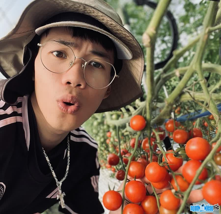 TikToker Tín Pepe làm nông nghiệp ở Nhật Bản
