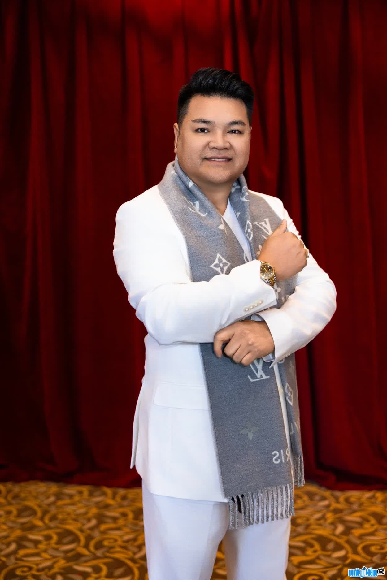 Hình ảnh mới nhất của ca sĩ Paul Cường