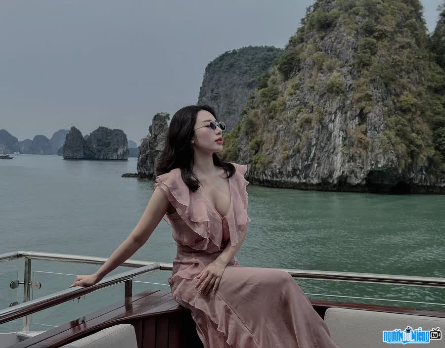 CEO THảo Lê du lịch vịnh Hạ Long