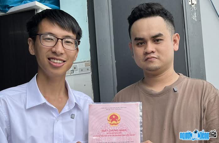 Chuyên gia Đinh Công Thường giúp khách hàng giao dịch bất động sản