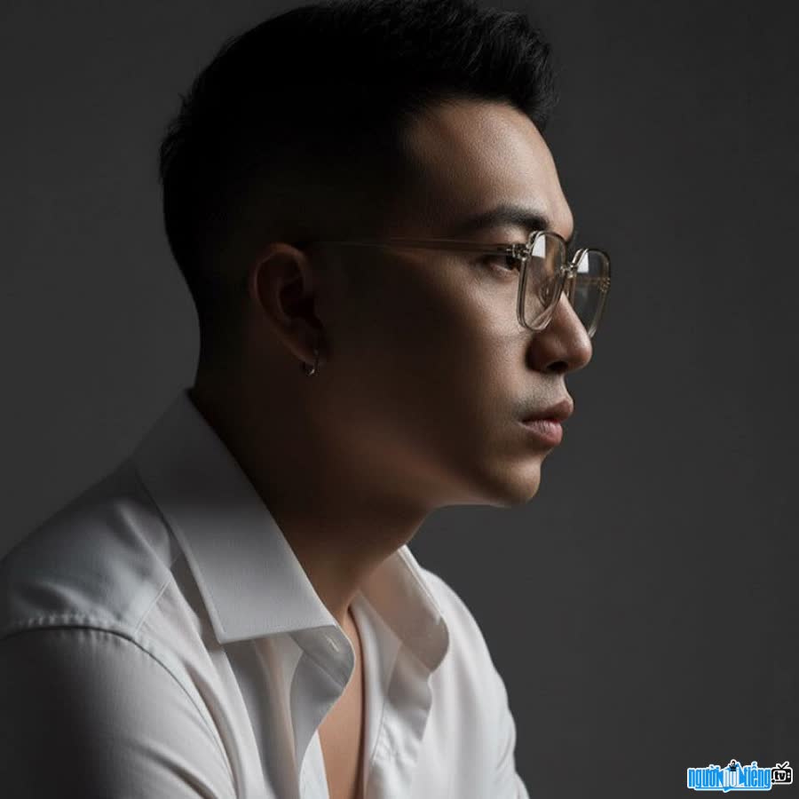 Giáo viên Danh Trần luôn gần gũi với học sinh