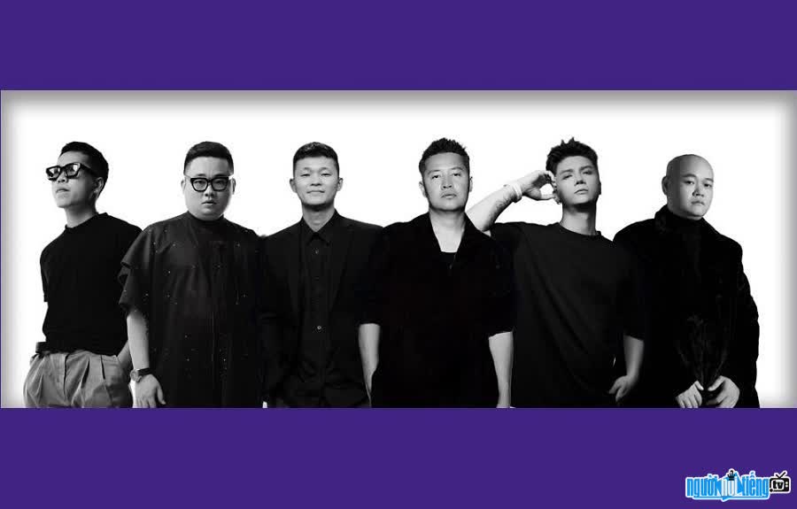 Các thành viên nhóm nhạc Màu Nước Band là bậc thầy chơi nhạc cụ