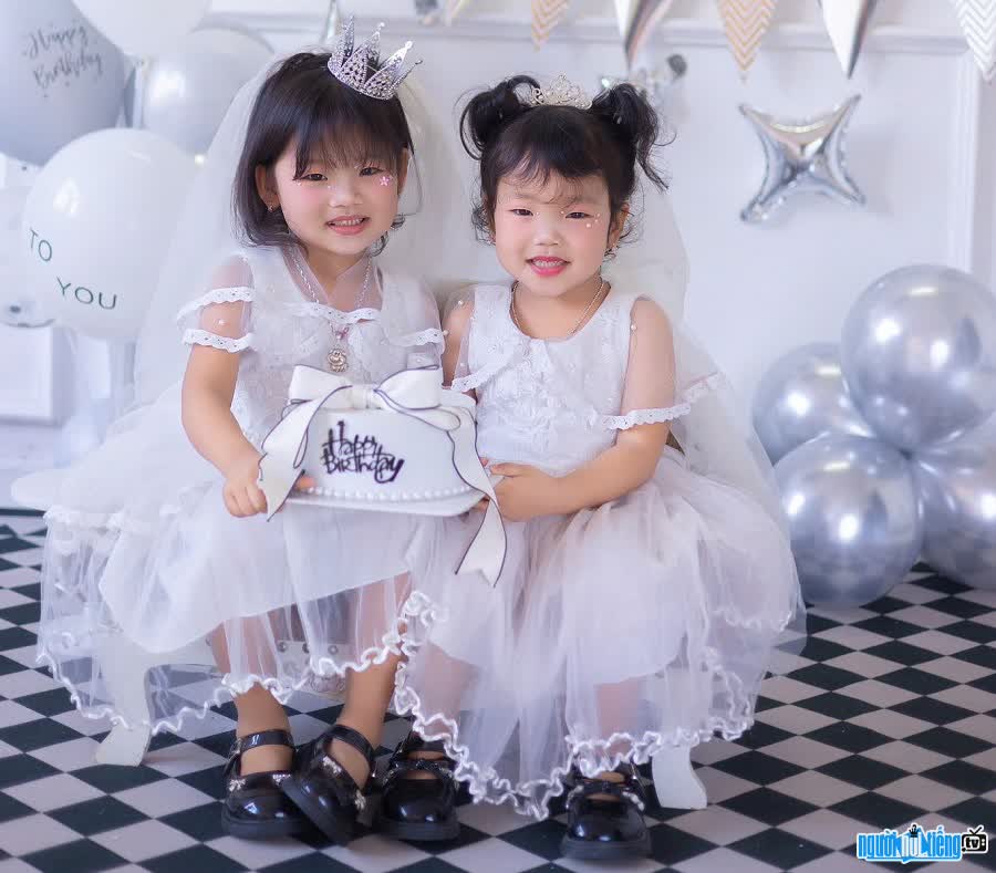 Hai chị em đáng yêu của kênh TikTok Gia đình Bống