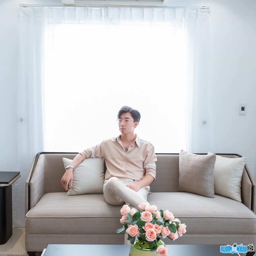 Nguyen Manh Hung (Hung Mant) is the CEO of Mant furniture brand