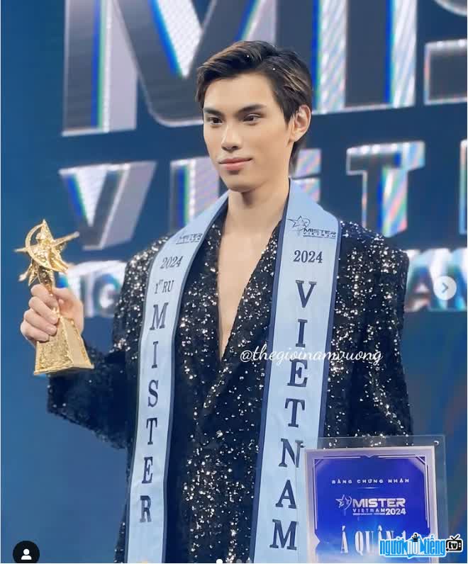  the image of Albert Long Chan won the runner -up 1 contest Mr World Vietnam 2024