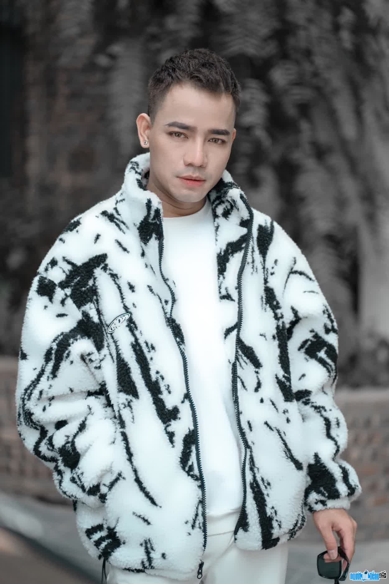 the image of Ta Manh Tuong is handsome