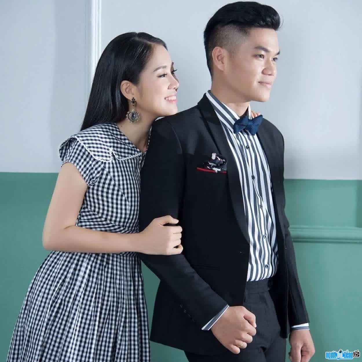 the image of singer Pham Trung Kien happily together