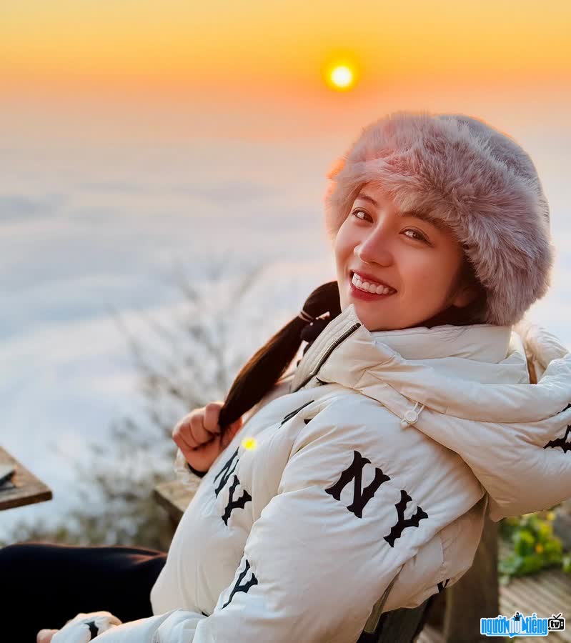 the bright smile of MC Bich Hong