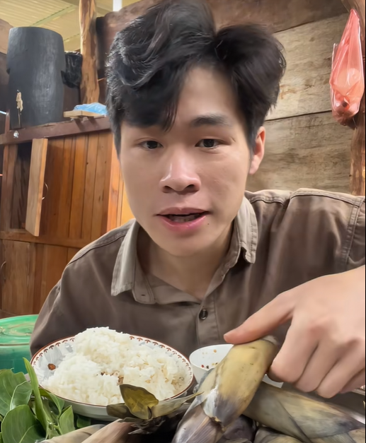 TikToker Giàng Lử nổi tiếng với nhiều video Mukbang đặc sản Tây Bắc