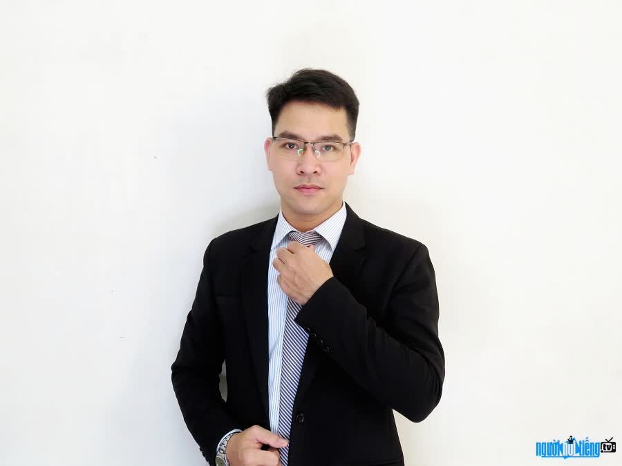 Giáo viên Chu Văn Tài (Thầy Tài Hóa học) truyền lửa cho nhiều thế hệ học sinh