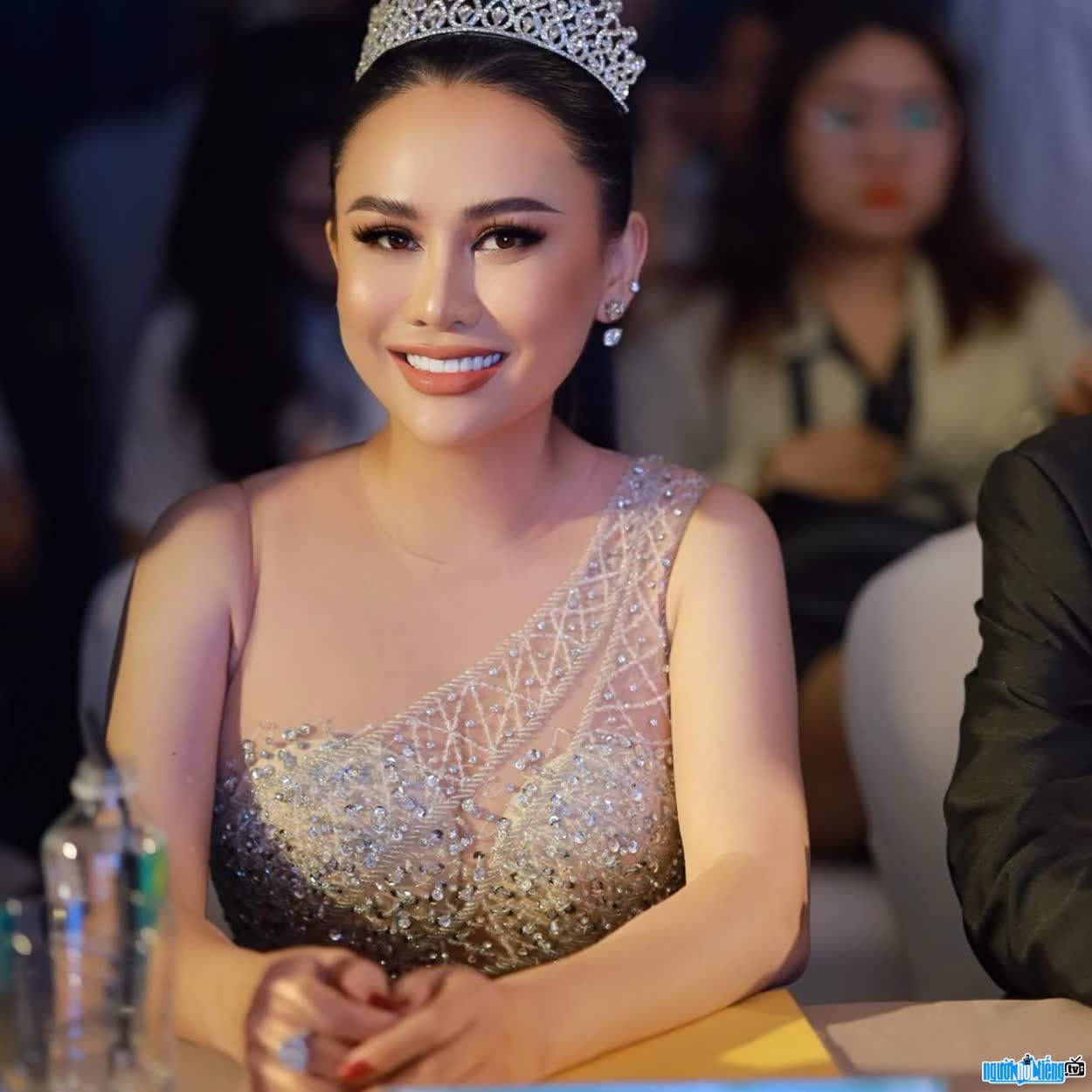 Hình ảnh Lý Kim Ngân xinh đẹp tài năng