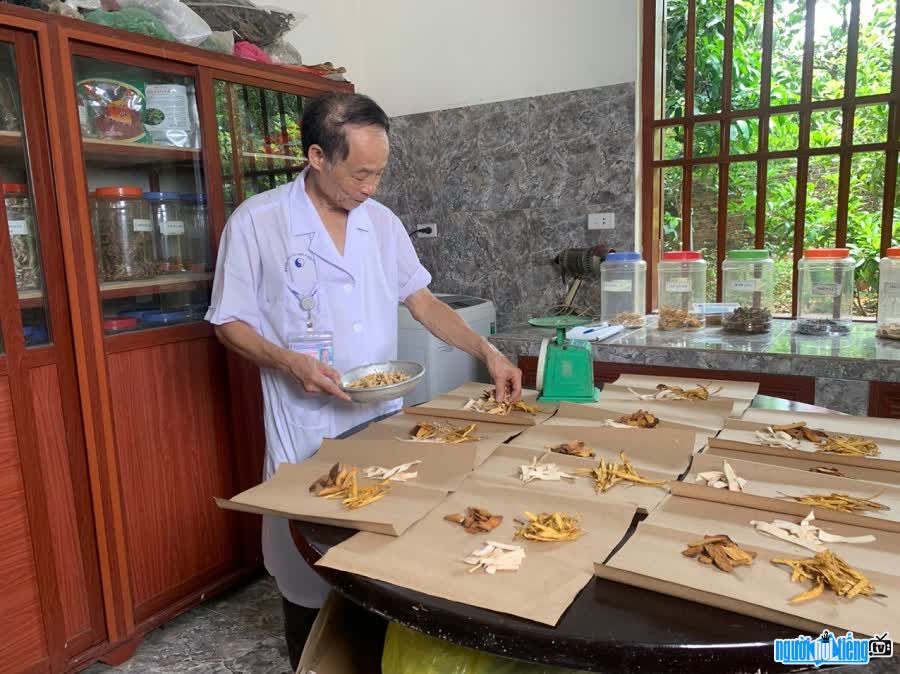 Bác sĩ Nguyễn Xuân Giao là chuyên gia hàng đầu trong lĩnh vực Y học cổ truyền