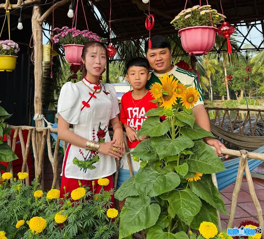 Gia đình hạnh phúc của TikToker Út Như