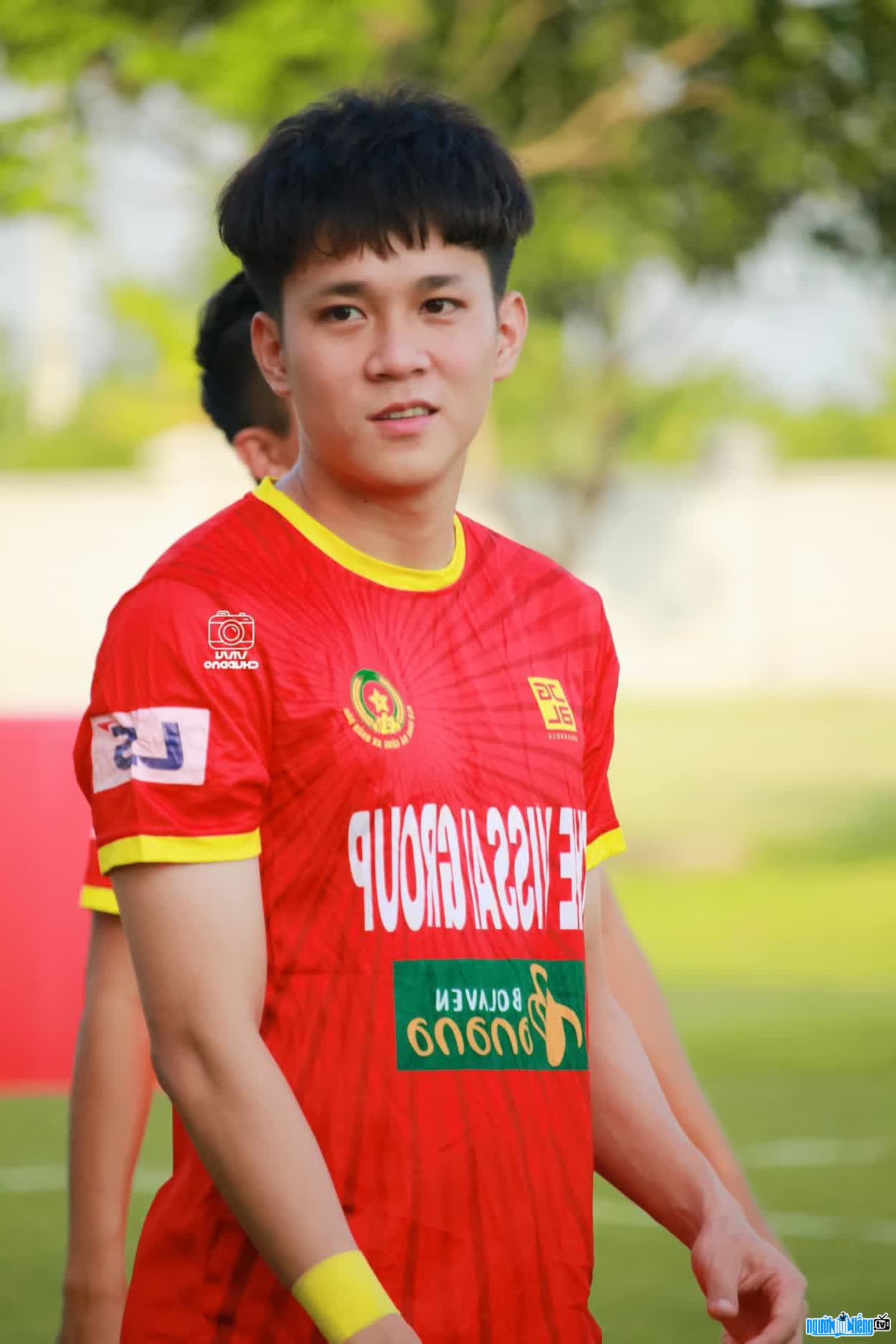 Hình ảnh cầu thủ Lê Minh Bình điển trai tài năng
