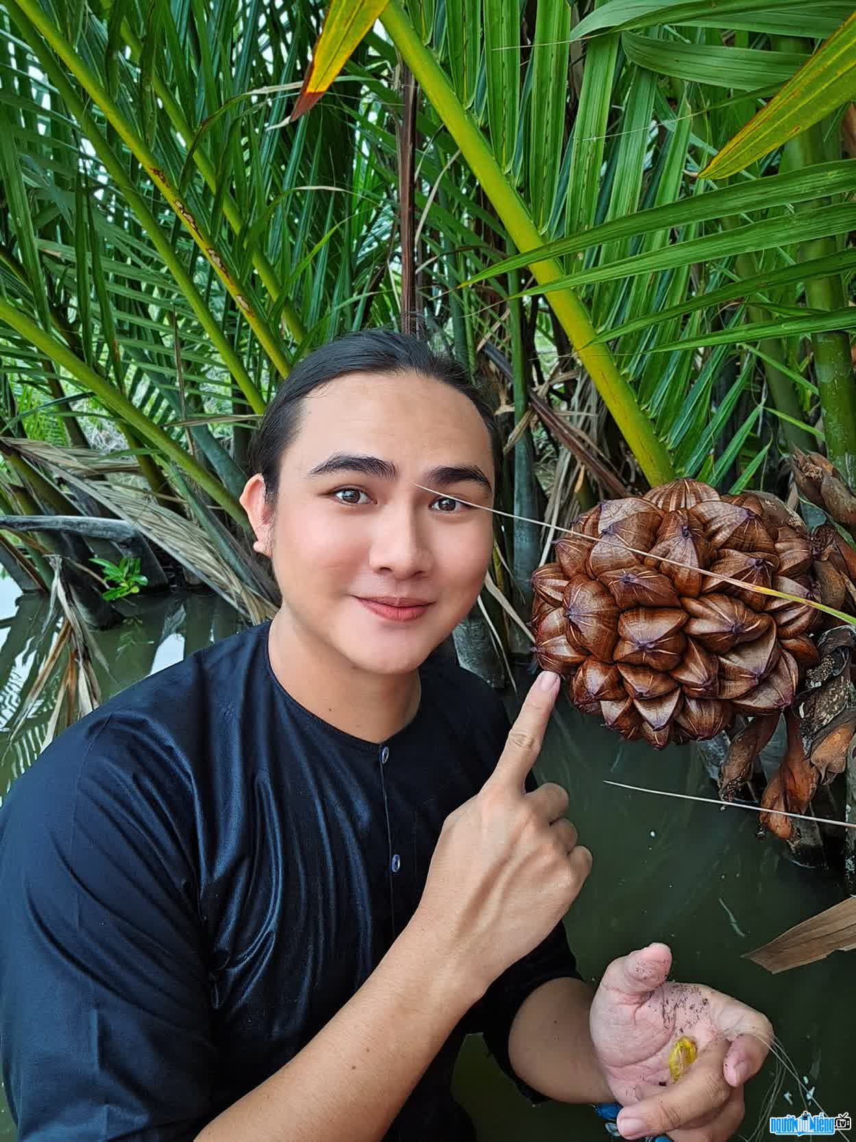 Hình ảnh Non Khăn Rằn tài năng