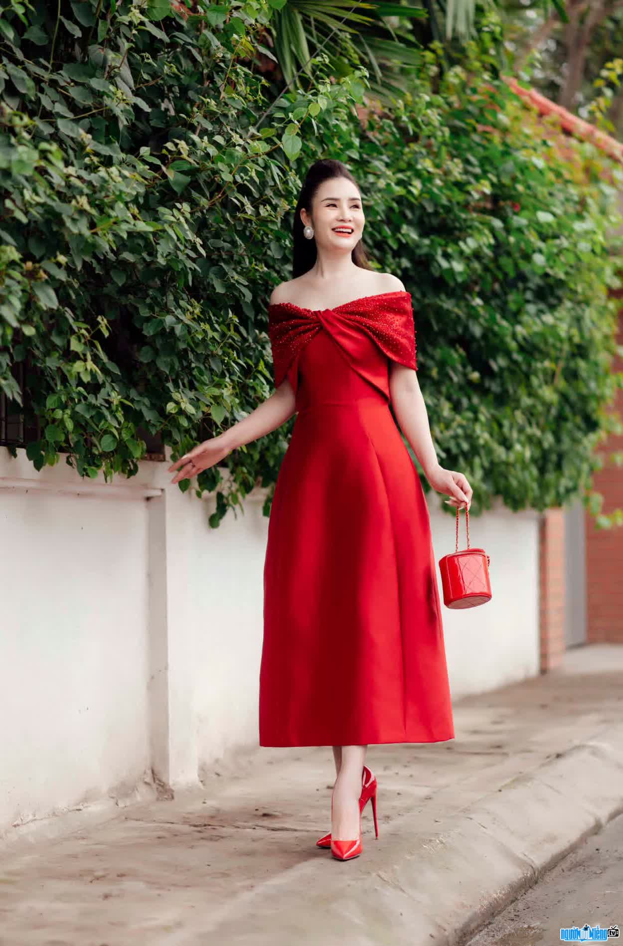 Hình ảnh doanh nhân Thủy Nguyễn xinh đẹp tài năng