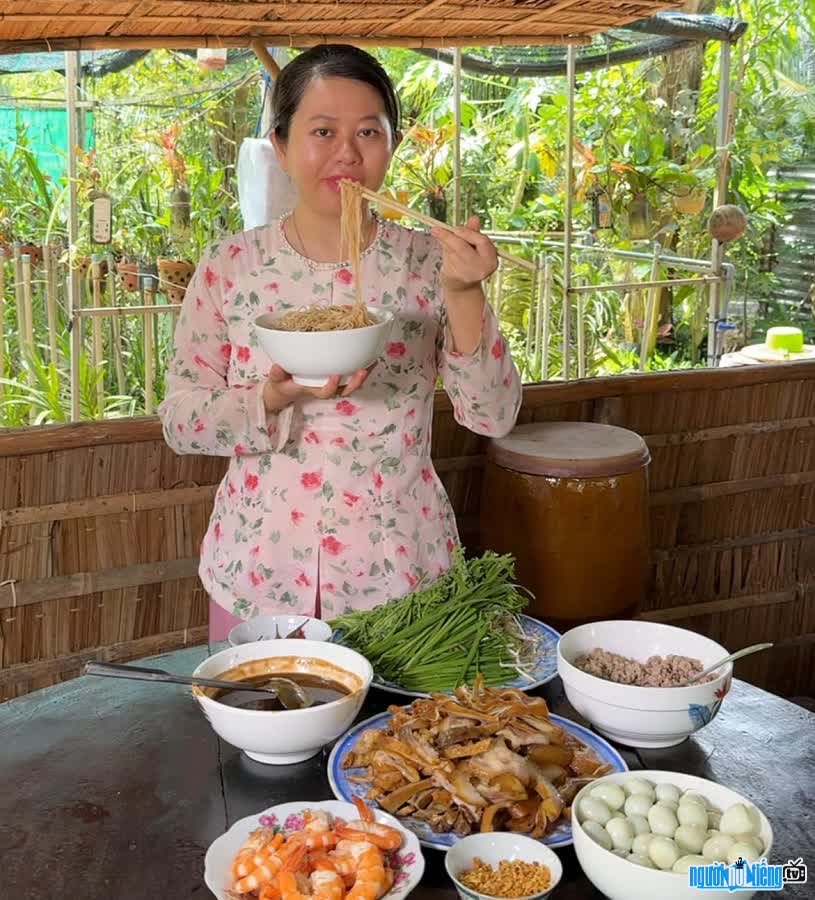 TikToker Kênh Của Mỹ hướng dẫn nấu món ăn đơn giản