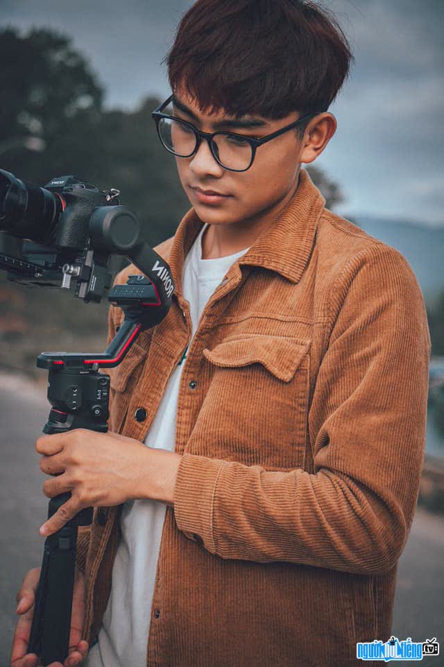 Hình ảnh Huy Đen niềm đam mê với công việc