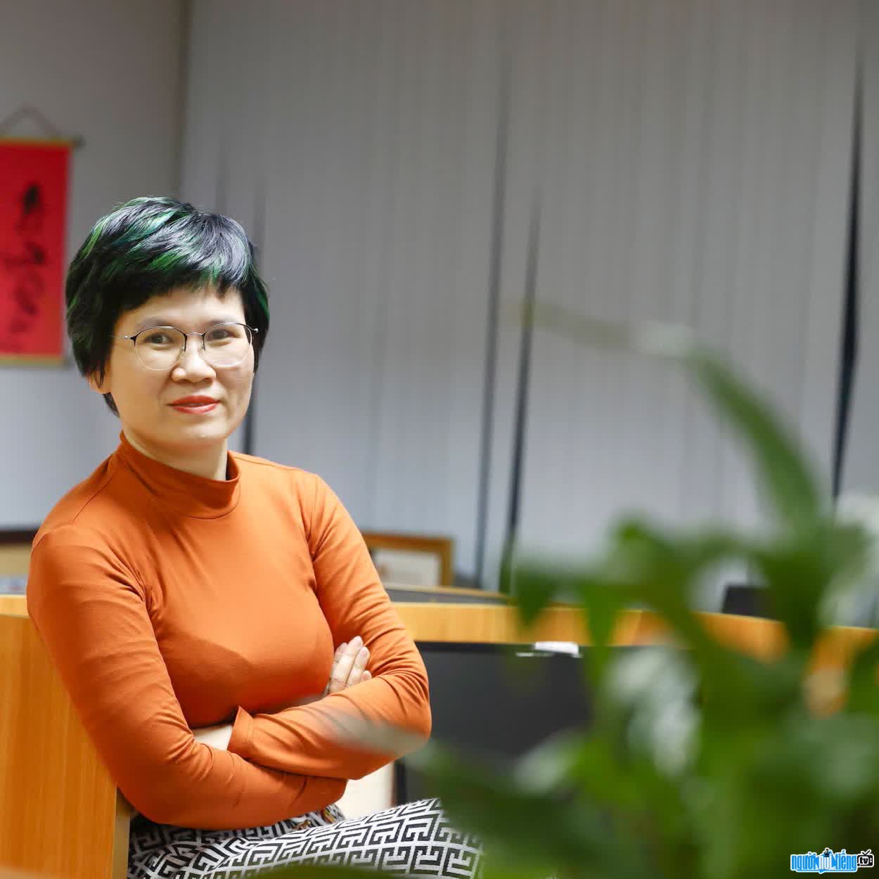 Hình ảnh nhà báo Hà Sơn đầy bản lĩnh