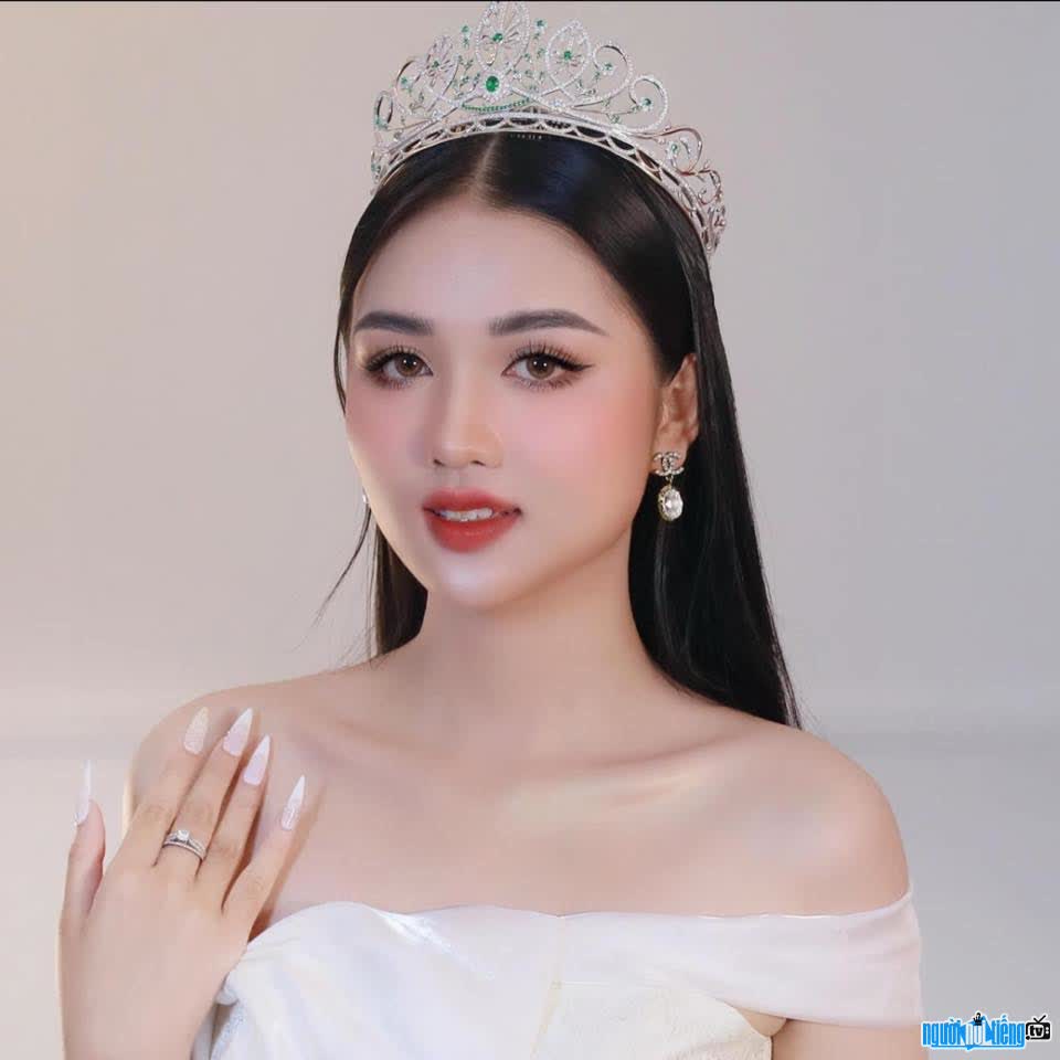 Hình ảnh mới nhất của á khôi Nguyễn Thu Ngân
