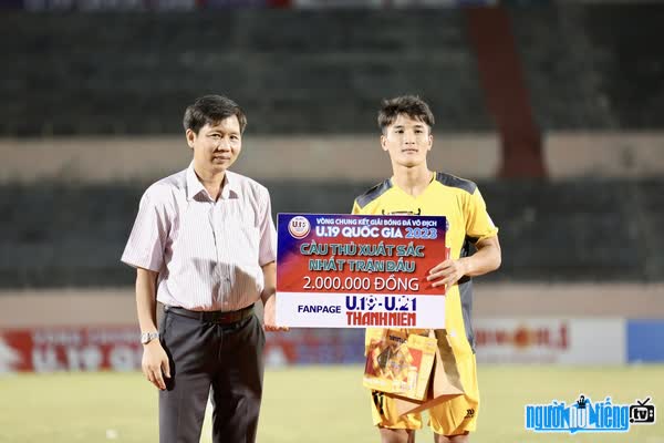 Nguyễn Ngọc Mỹ giành danh hiệu cầu thủ xuất sắc nhất trận đấu