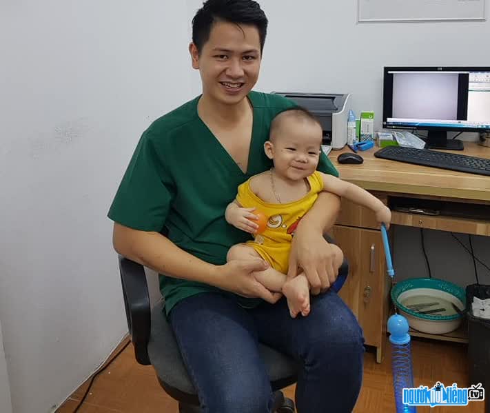 Bác sĩ Dũng Trần sáng lập phòng khám Nhi & Tai mũi họng Tâm Anh